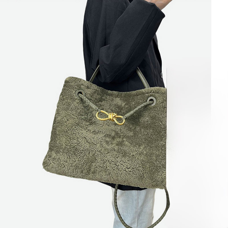 Femmes Vintage Lambswool Plush Metal Bow Shoulder Crossbody Handbag