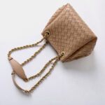 Sac à dos vintage en cuir véritable, à bandoulière et à chaîne, pour les femmes