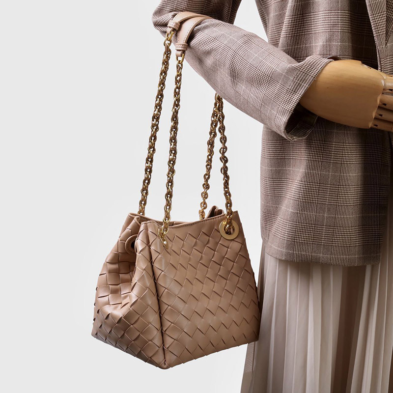 Sac à dos vintage en cuir véritable, à bandoulière et à chaîne, pour les femmes