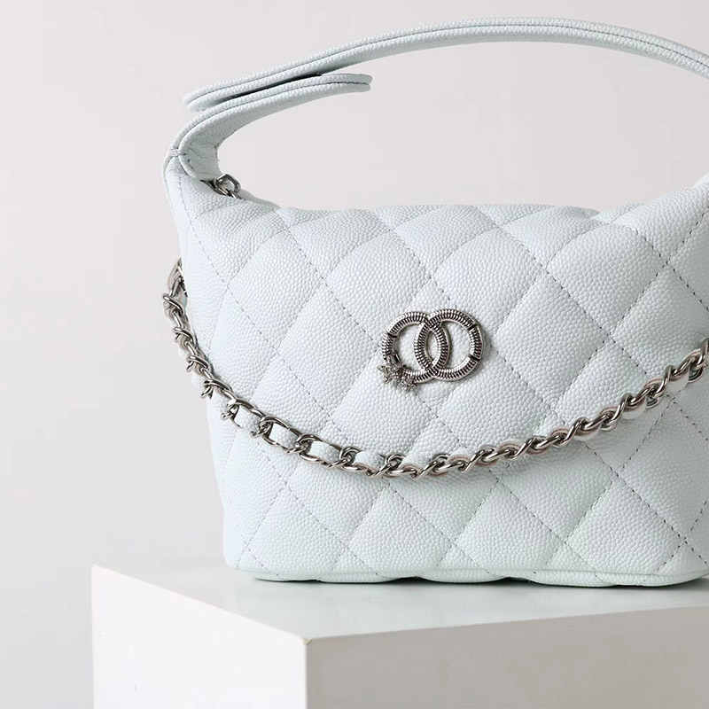 Damen Vintage gesteppt Top-Grain Leder Kette Crossbody Umhängetasche In Silber Hardware