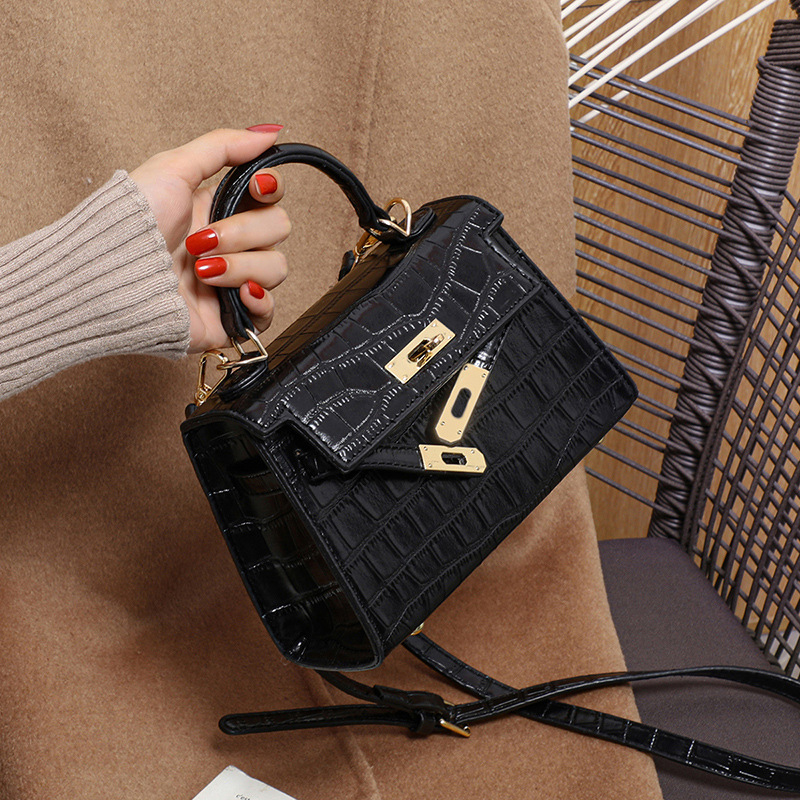 Mini sac à bandoulière en cuir fendu gaufré au crocodile pour femmes, à poignée supérieure en métal doré
