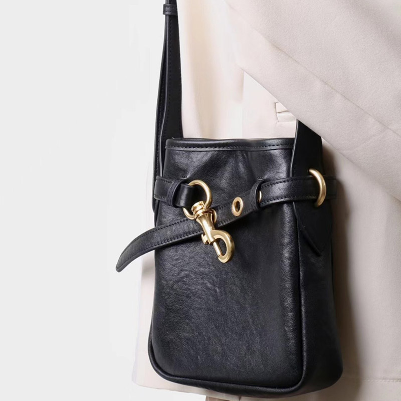 Women's Small Vintage Top-Grain Leather Buckle Crossbody  Shoulder Bag In Gold Hardware