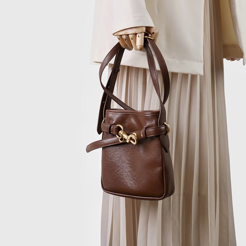 Women's Small Vintage Top-Grain Leather Buckle Crossbody  Shoulder Bag In Gold Hardware