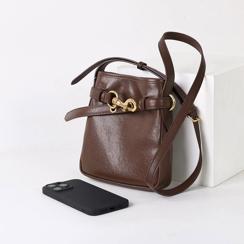 Women's Small Vintage Top-Grain Leather Buckle Crossbody  Shoulder Bag In Gold Hardware