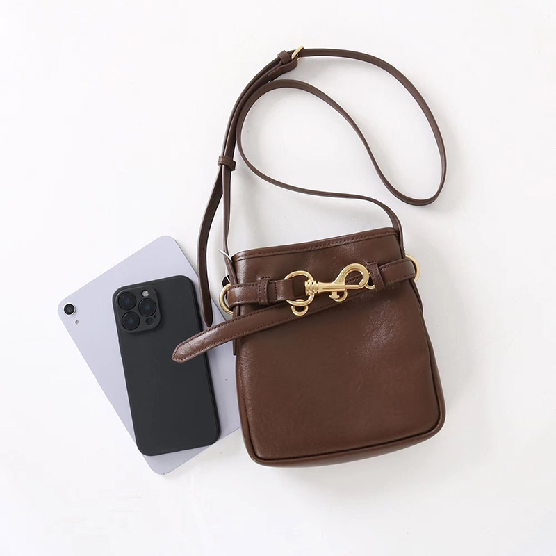 Women's Small Vintage Top-Grain Leather Buckle Crossbody  Shoulder Bag In Gold Hardware