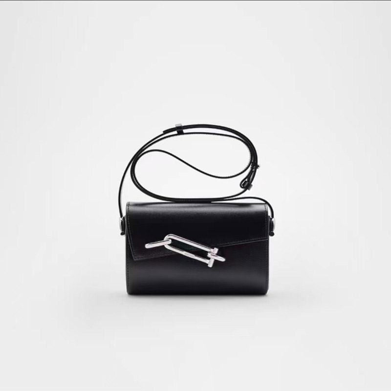 Petit sac Vintage en cuir de vachette Asymmétrique Sac à bandoulière en argent verrouillé