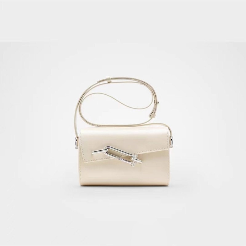 Petit sac Vintage en cuir de vachette Asymmétrique Sac à bandoulière en argent verrouillé