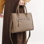 Women's Vintage Full-Grain Leather Zipper Shoulder Crossbody Tote Bags