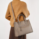 Women's Vintage Full-Grain Leather Zipper Shoulder Crossbody Tote Bags