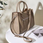 Women's Vintage Full-Grain Leather Zipper Shoulder Crossbody Tote Bags