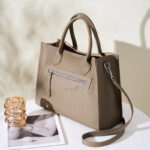 Women's Vintage Full-Grain Leather Zipper Shoulder Crossbody Tote Bags