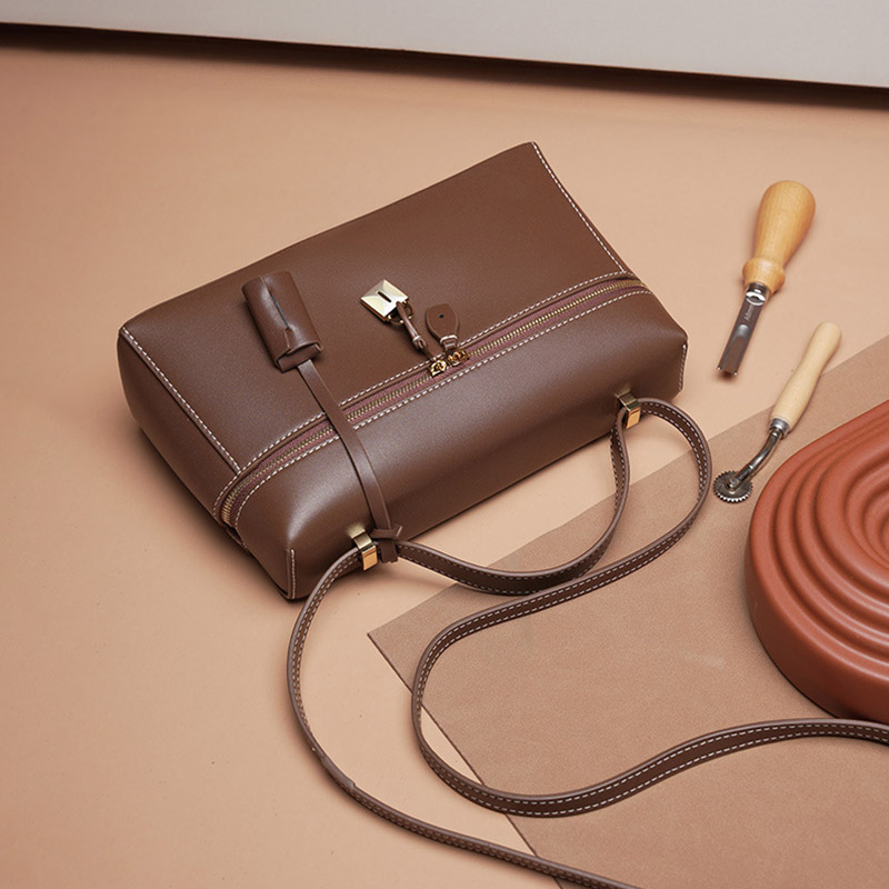 Women's Vintage Leather Box Crossbody Shoulder Strap Top Handbag Bag With Lock Buckle
