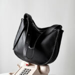Women's Vintage Leather Crossbody Shoulder Bags With Zipper Closure