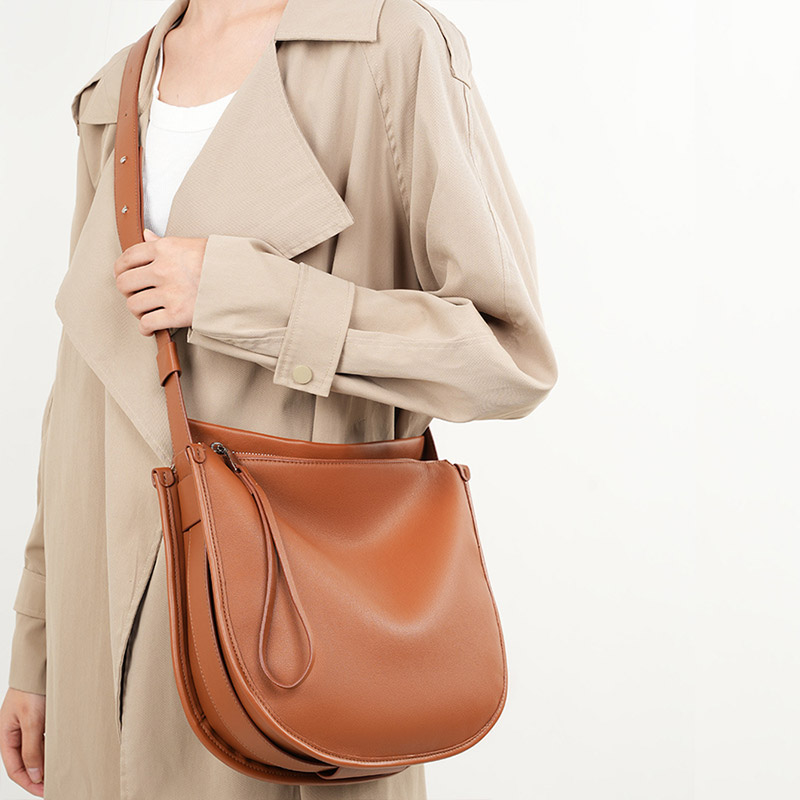 Women's Vintage Leather Crossbody Shoulder Bags With Zipper Closure