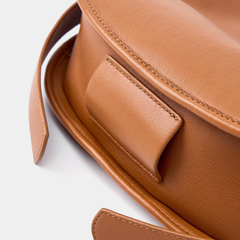 Women's Vintage Leather Crossbody Shoulder Bags With Zipper Closure