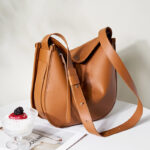 Women's Vintage Leather Crossbody Shoulder Bags With Zipper Closure