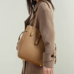 Sacs fourre-tout en cuir vintage en forme d'aile avec fermeture à boucle pour femmes