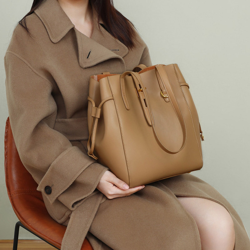 Sacs fourre-tout en cuir vintage en forme d'aile avec fermeture à boucle pour femmes