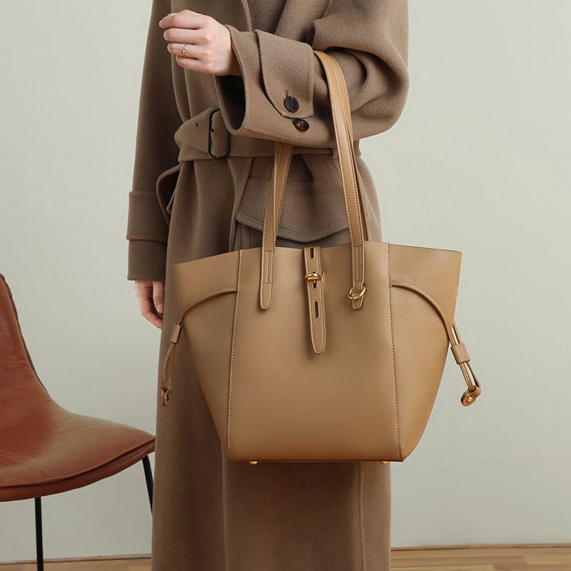 Sacs fourre-tout en cuir vintage en forme d'aile avec fermeture à boucle pour femmes