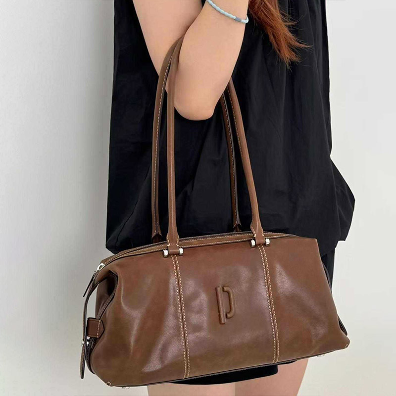Women's Vintage Oiled Pillow-Shaped Single Shoulder Baguette Bag