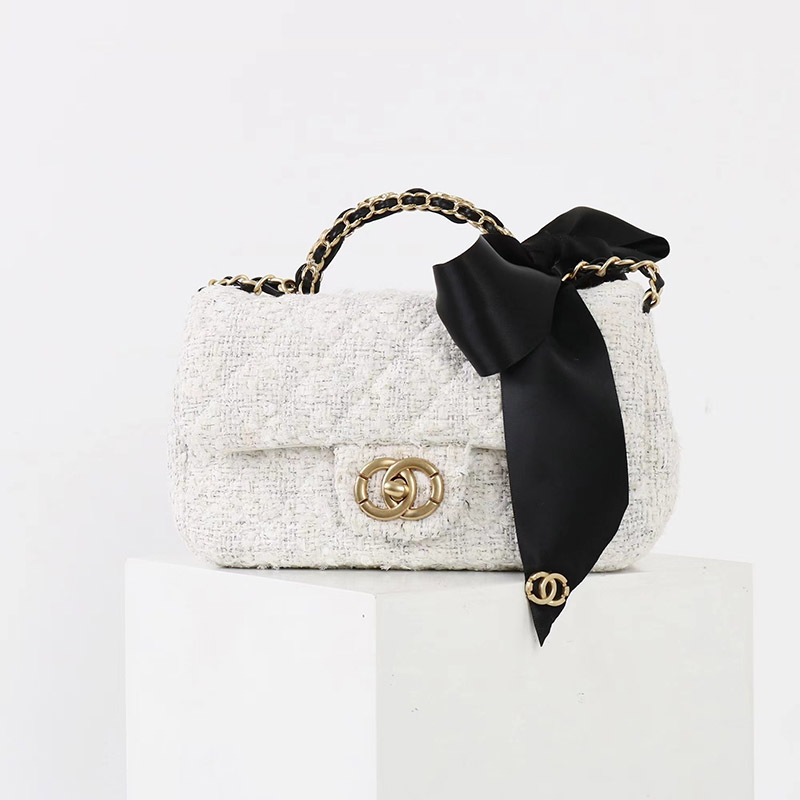 Vintage White Quilted Tweed Leather Crossbody Shoulder Chain Top Handle Bag With Bow