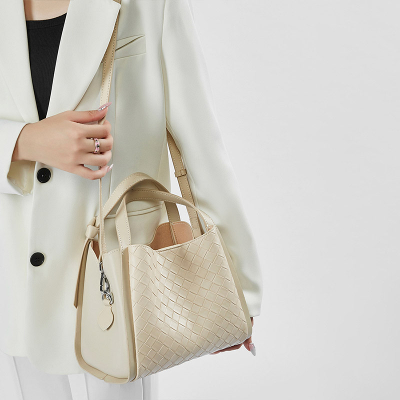 Sac à main en cuir tressé pour femmes, à bandoulière