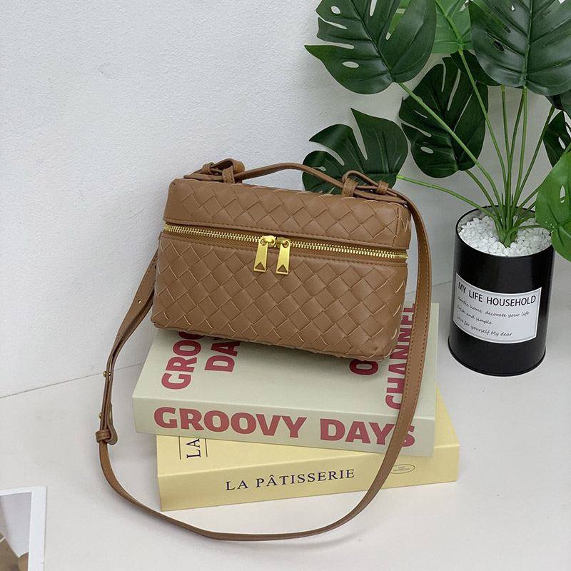 Sac à bandoulière en cuir tissé pour femmes