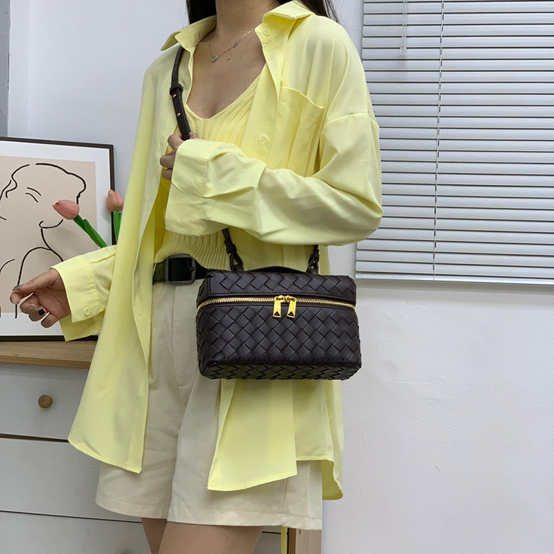 Sac à bandoulière en cuir tissé pour femmes