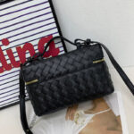 Sac à bandoulière en cuir tissé pour femmes