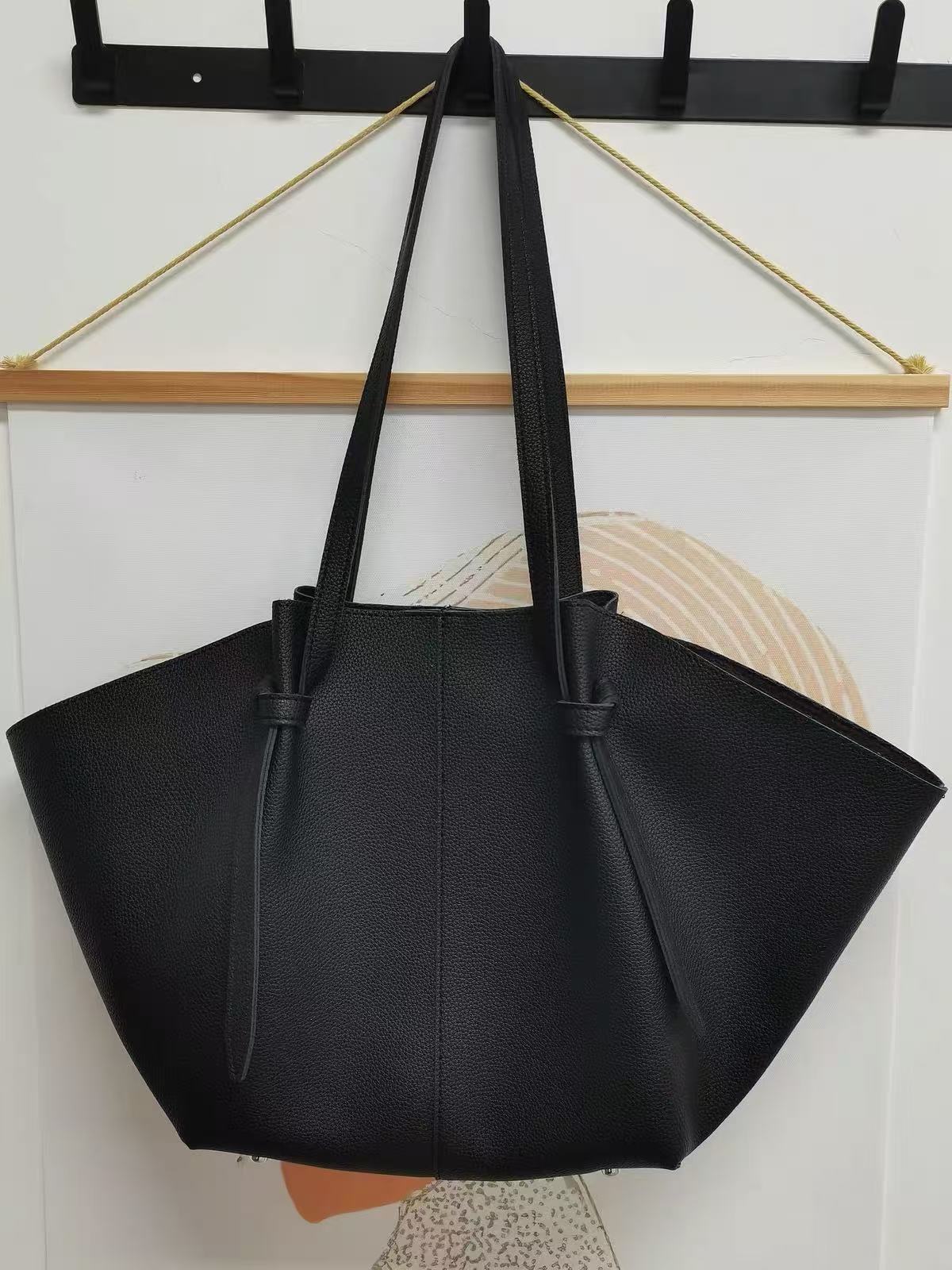 Women's Minimalist Top-Grain Leather Wing-Shaped Shoulder Tote Bags photo review