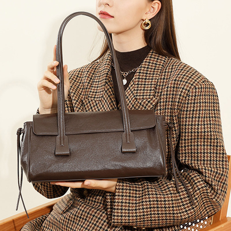 Women's Cowhide Leather Pillow-Shaped Minimalist Baguette Bag