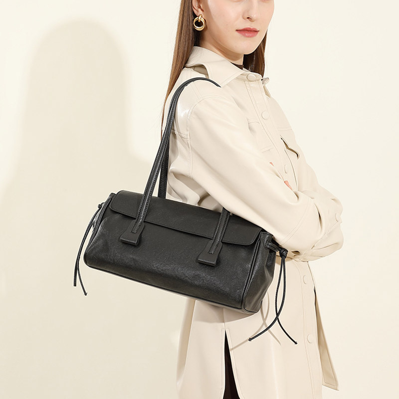 Women's Cowhide Leather Pillow-Shaped Minimalist Baguette Bag