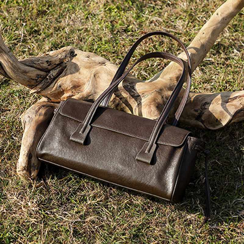 Women's Cowhide Leather Pillow-Shaped Minimalist Baguette Bag