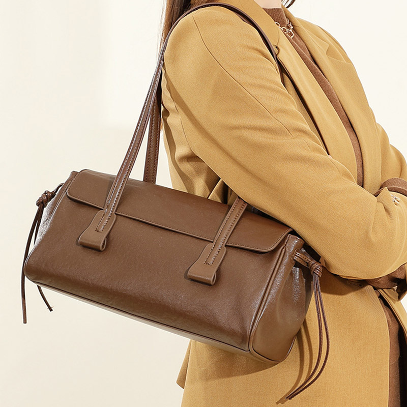 Women's Cowhide Leather Pillow-Shaped Minimalist Baguette Bag