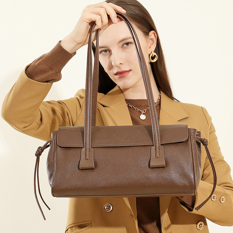 Women's Cowhide Leather Pillow-Shaped Minimalist Baguette Bag
