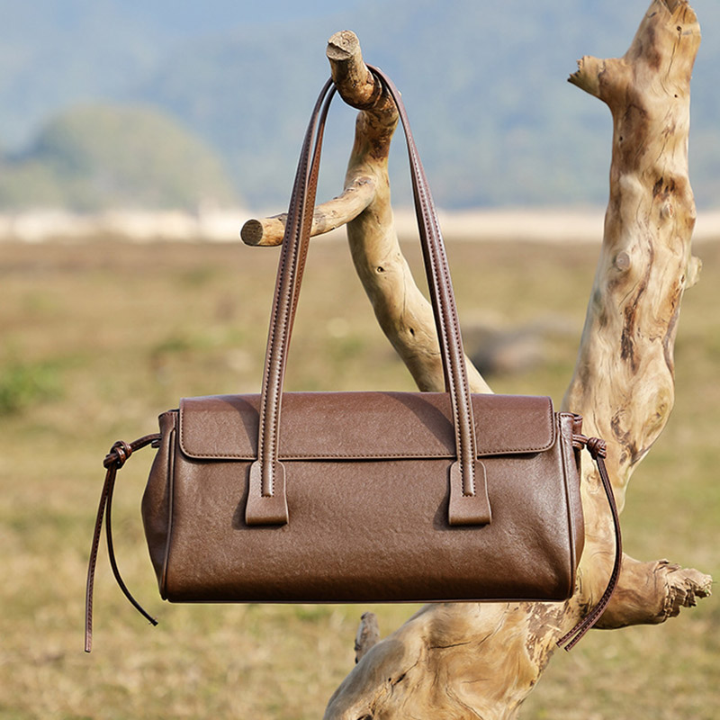Women's Cowhide Leather Pillow-Shaped Minimalist Baguette Bag