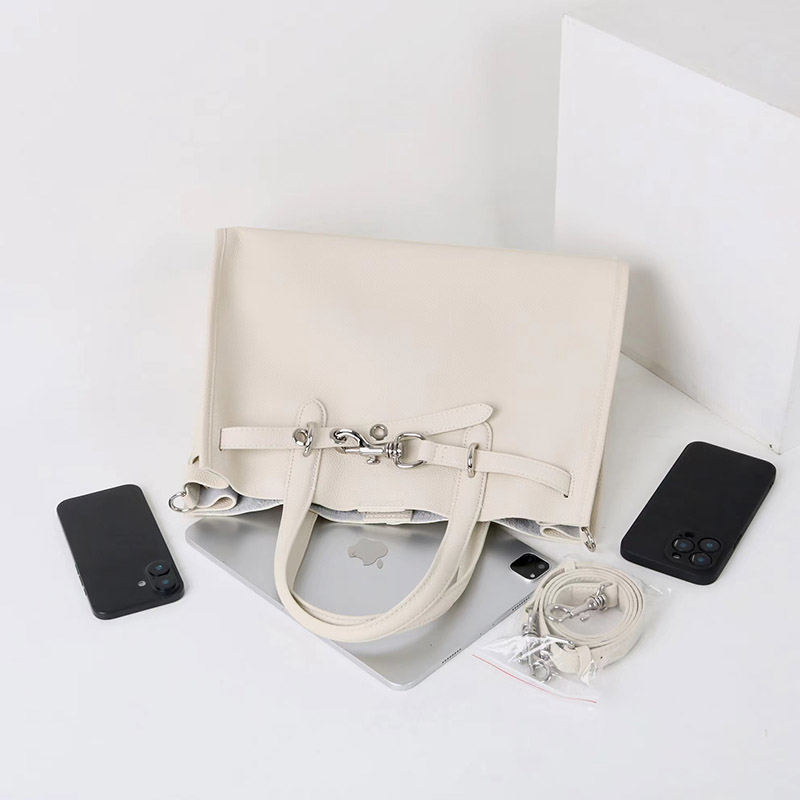 Women's Full-Grain Leather Drawstring Buckle Tote Bag With Silver Hardware