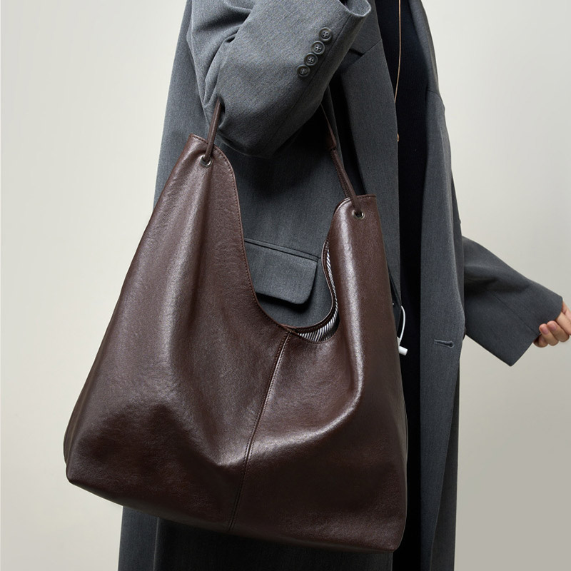 Women's Minimalist Cowhide Leather Hobo Shoulder Bag With Magnetic Closure