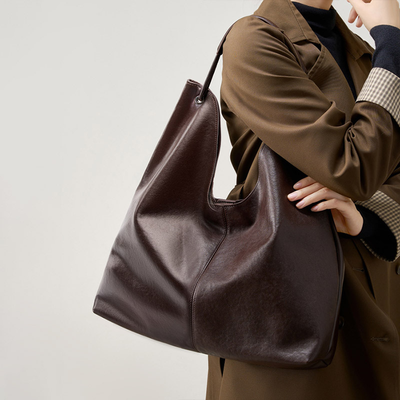 Women's Minimalist Cowhide Leather Hobo Shoulder Bag With Magnetic Closure