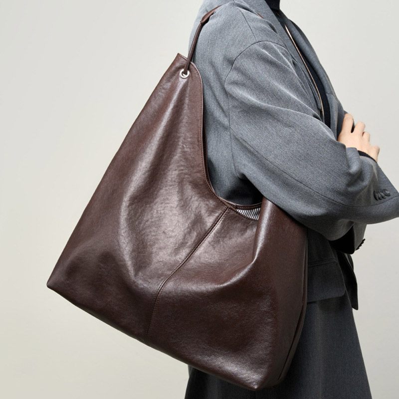 Women's Minimalist Cowhide Leather Hobo Shoulder Bag With Magnetic Closure