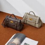Sac à main en cuir de grain supérieur tressé pour femmes, avec bandoulière et quincaillerie dorée