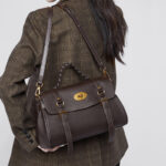 Sac à main en cuir de grain supérieur tressé pour femmes, avec bandoulière et quincaillerie dorée