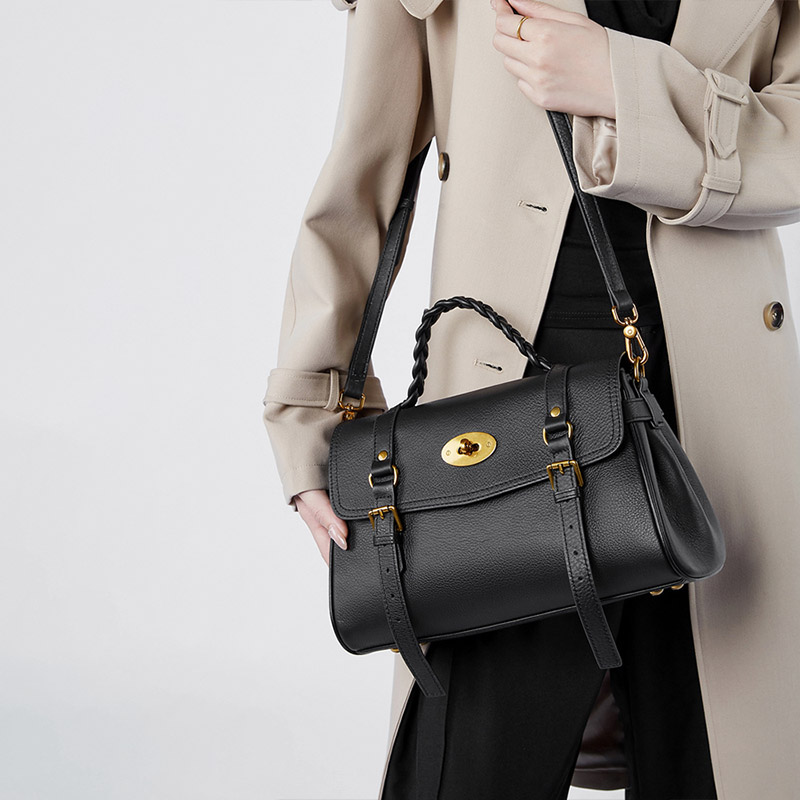 Sac à main en cuir de grain supérieur tressé pour femmes, avec bandoulière et quincaillerie dorée