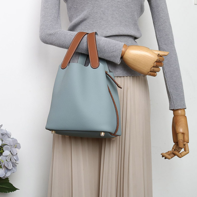 Women's Vintage Top-Grain Leather Bucket Handbag With Lock Closure