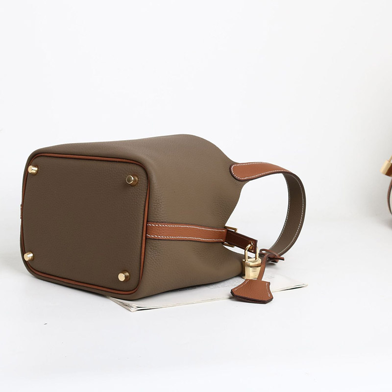 Women's Vintage Top-Grain Leather Bucket Handbag With Lock Closure