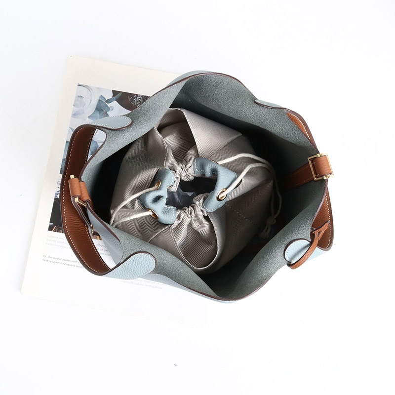 Women's Vintage Top-Grain Leather Bucket Handbag With Lock Closure