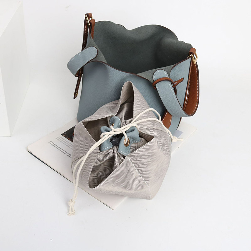 Women's Vintage Top-Grain Leather Bucket Handbag With Lock Closure