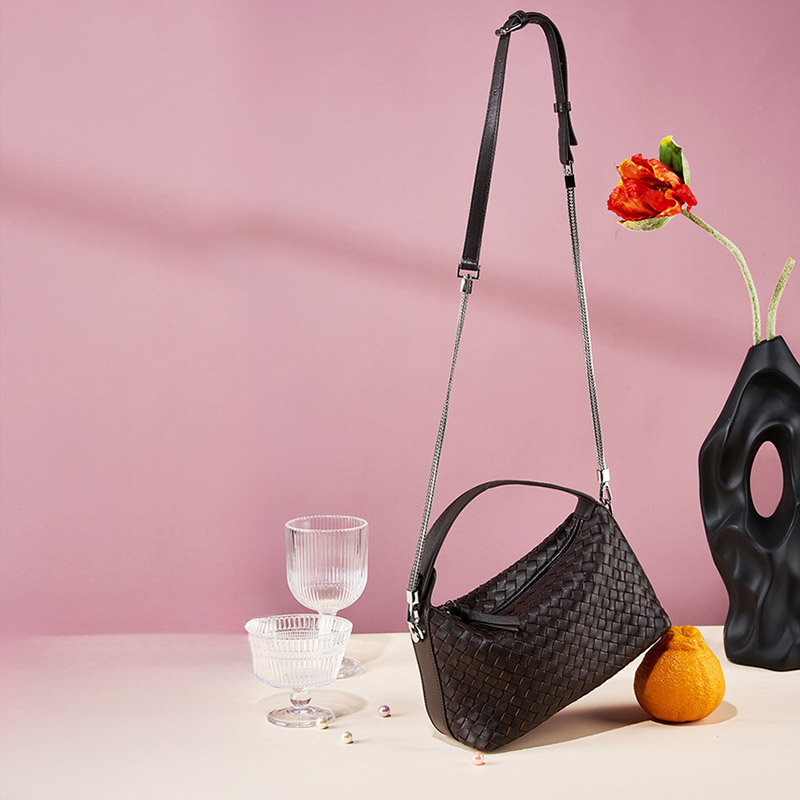Women's Woven Lambskin Pillow Chain Crossbody Shoulder Handbags