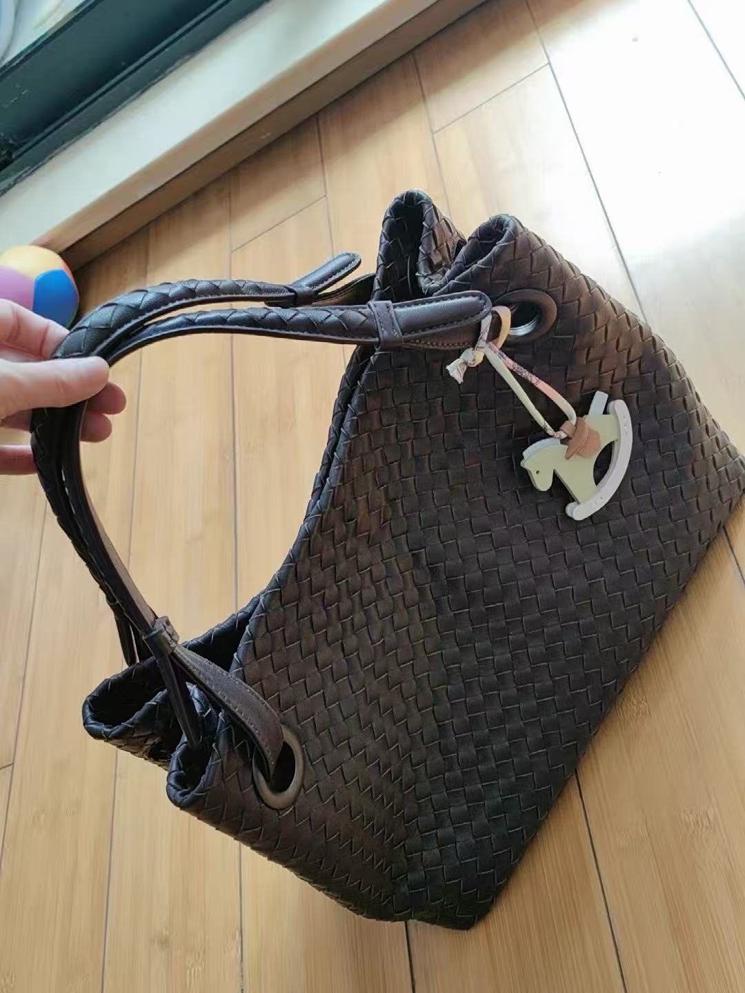 Women's Large Vintage Woven Lambskin Leather Shoulder Tote Bag photo review