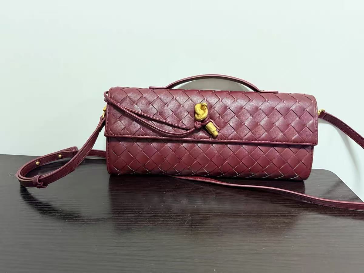 Women's Minimalist Woven Genuine Leather Crossbody Baguette Handbags photo review